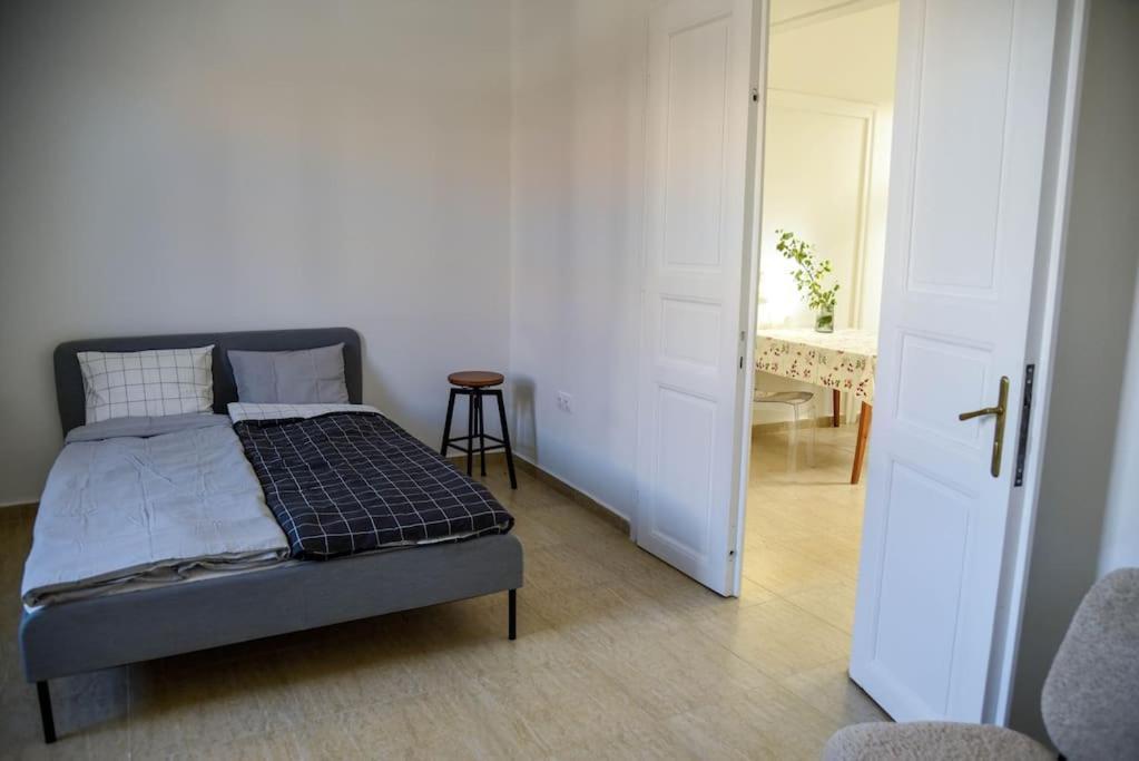 Parokia Apartman Es Coworking A Balaton Mellett Kaptalantoti Buitenkant foto