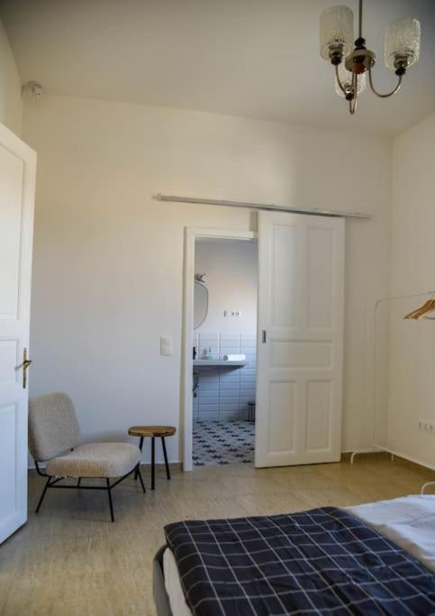 Parokia Apartman Es Coworking A Balaton Mellett Kaptalantoti Buitenkant foto