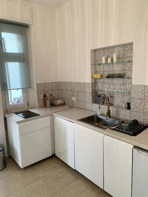 Parokia Apartman Es Coworking A Balaton Mellett Kaptalantoti Buitenkant foto